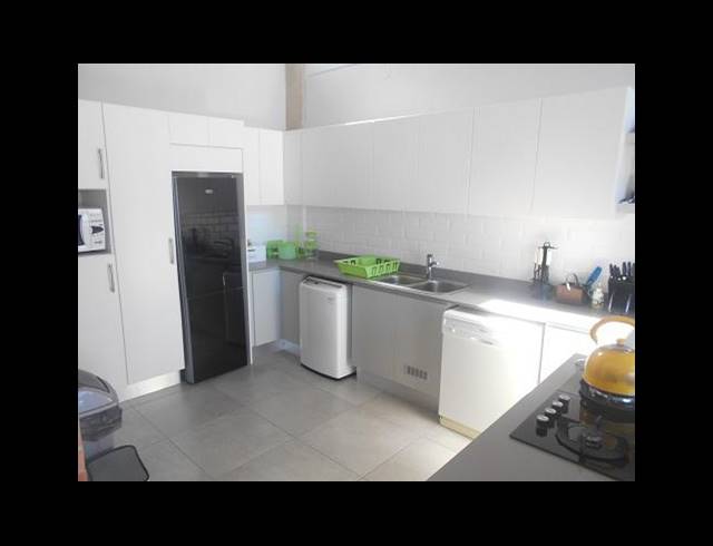 2 BEDROOM APARTMENT FOR SALE IN POINT WATERFRONT